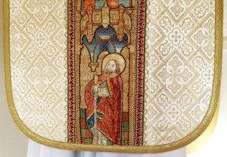 White Antique Roman High Mass Set of Vestments 8760